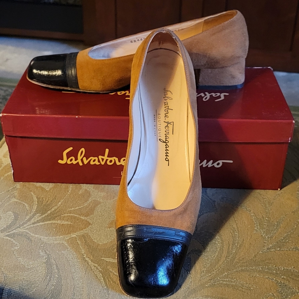 WOMENS SALVATORE FERRAGAMO "SONIA" TAN/BLACK SUEDE KID SHOES 8.5